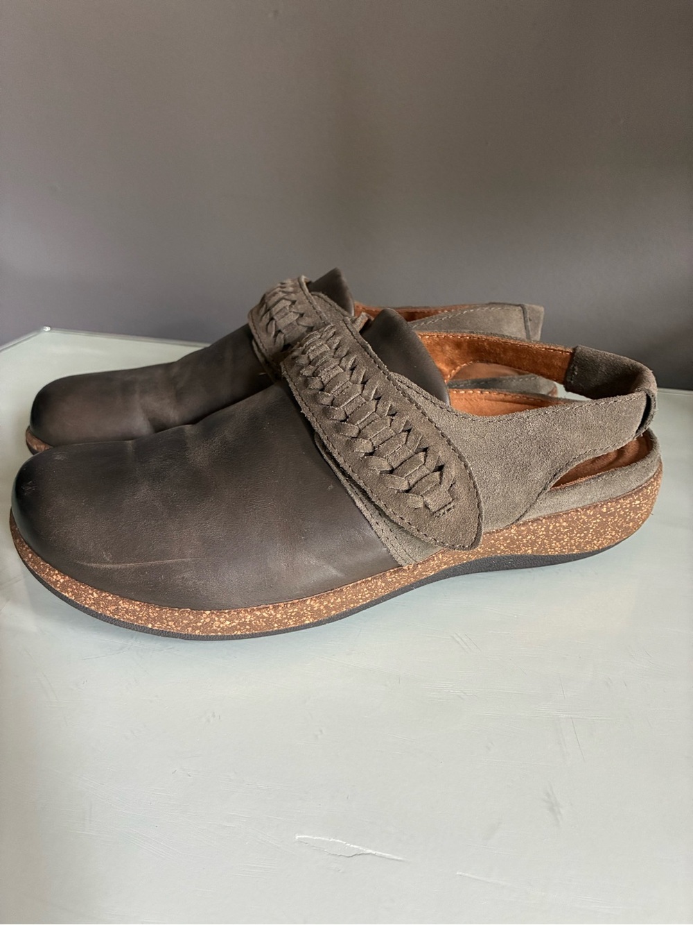 aetrex Leni Orthopedic Slingback Leather & Suede Moss Green Clogs Size 8.5